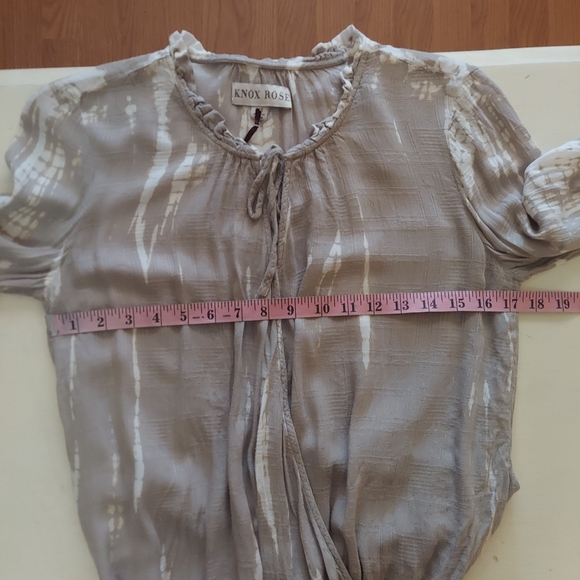 Knox Rose taupe tie dye women's wrap front casual rayon blouse size XS - Picture 7 of 9